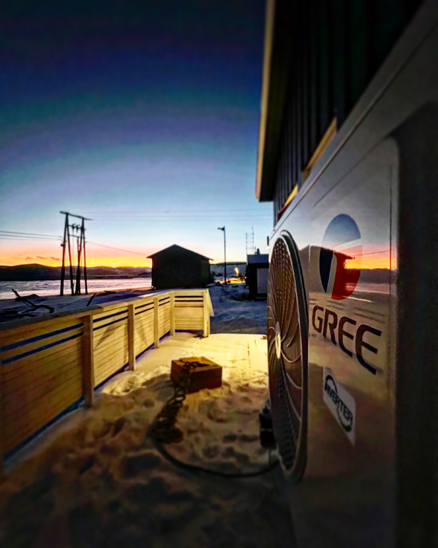 EEB95DE8-F2D6-4931-921A-38E76A39E6EC